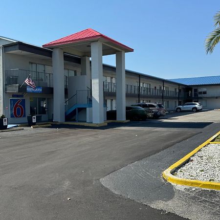 Motel 6 Englewood, Fl Exterior photo