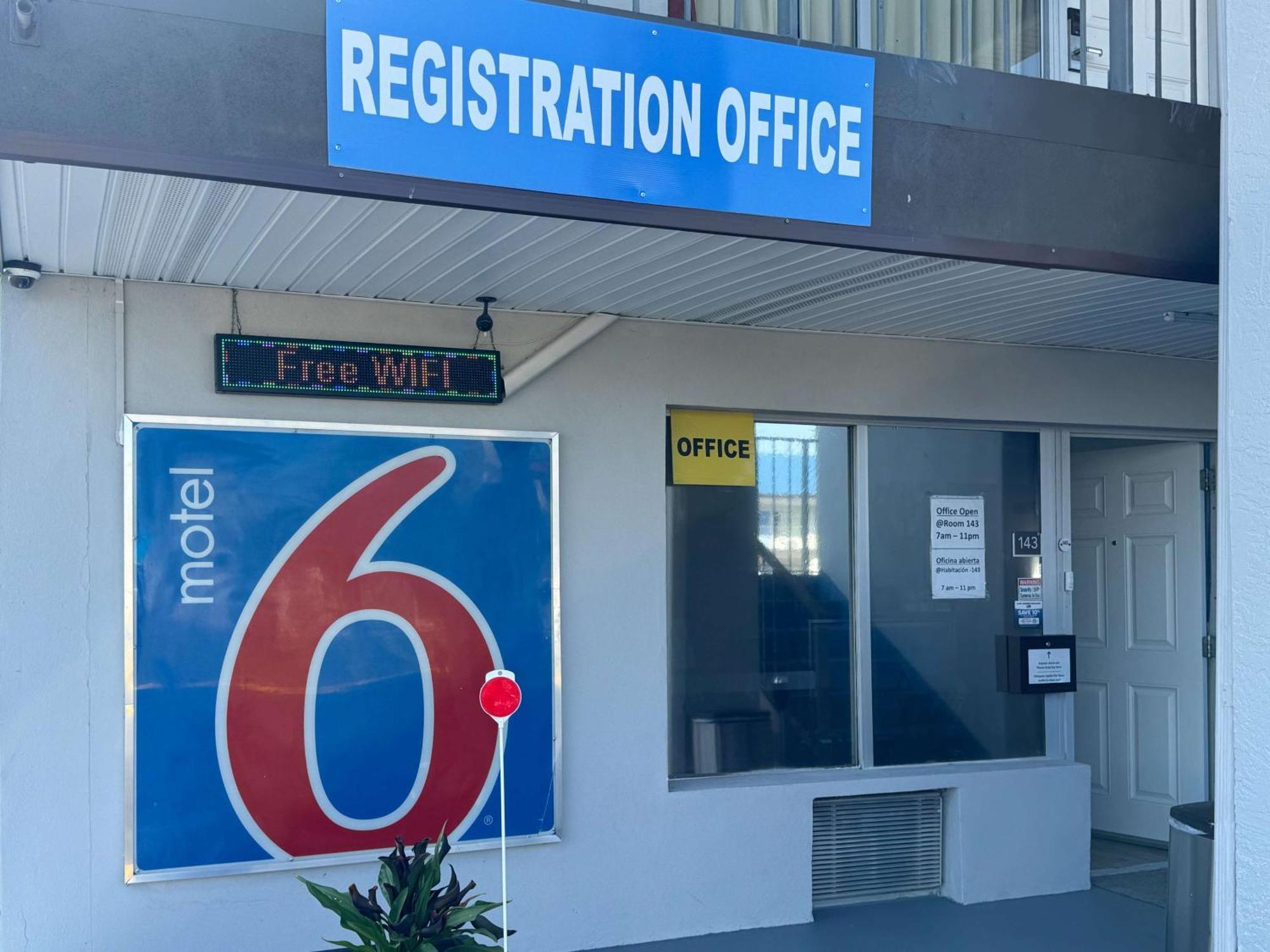 Motel 6 Englewood, Fl Exterior photo